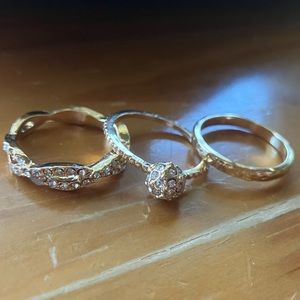 Gold colored Ring Set Size 9